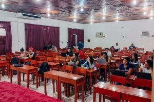 Estudiantes en el Curso de Simulación de Procesos ASPEN HYSYS en el Auditorio de la FIQ-UNAP-Iquitos