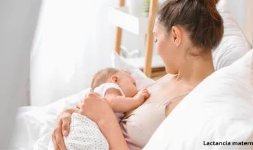 lactancia materna mama amamantando a su bebé